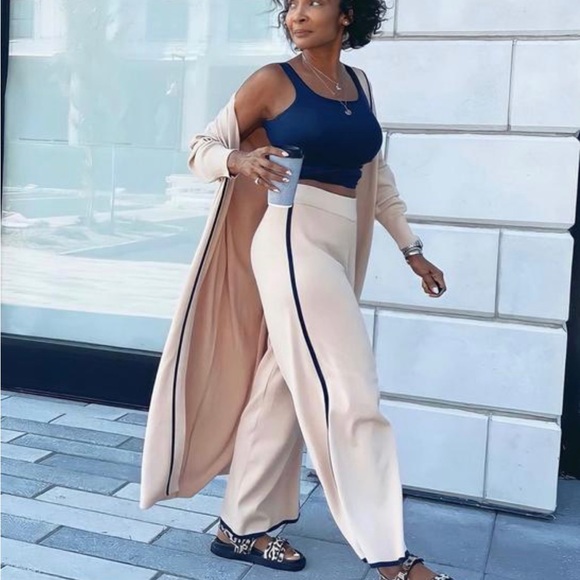 NWT. Zara Beige Long Knit Robe/Cardigan with Belt. Size L - Picture 3 of 7